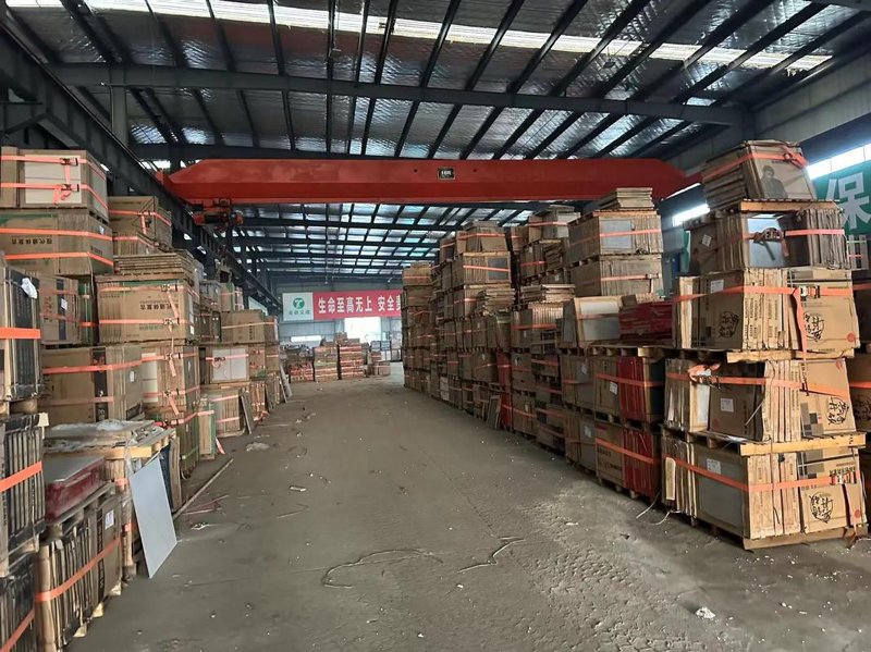 如何选择合适的装修材料？这是一个让许多业主头疼的问题。